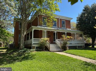 209 E Broad St, Falls Church, VA 22046