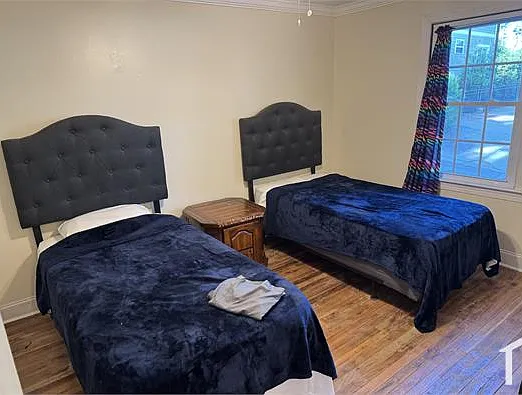 3 bed, 1000 sqft, $1,800 — Photo 3