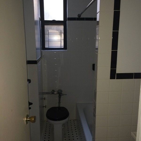 2nd image of 302 Marine Ave APT C10
