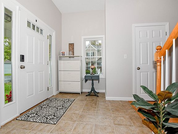 4th image of 34 Captain Carlson Way Unit 34