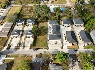 5017 Mallow St APT 4, Houston, TX 77033