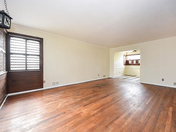 2nd image of 6748 Bell Blvd