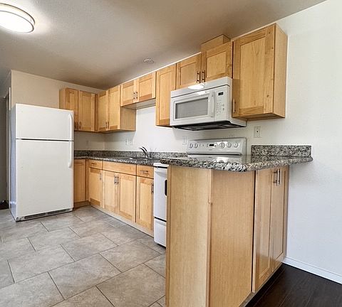 3rd image of 1710 Broadway APT 7