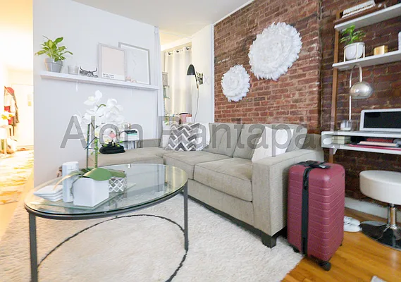 Rented by (Legacy) NY Quality Living Uptown | media 9