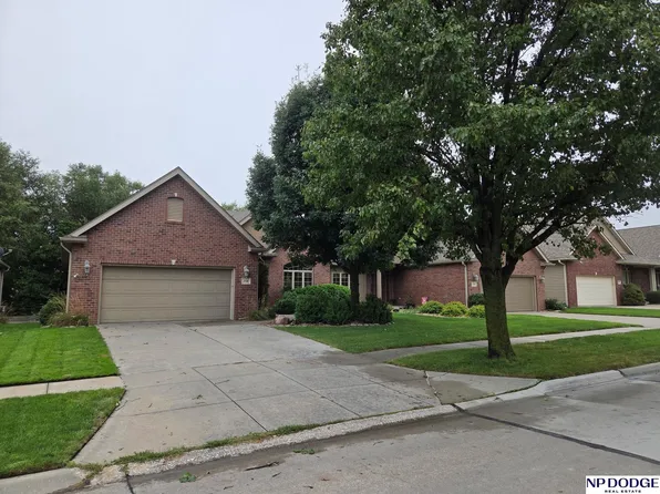 7514 Kentwell Ln, Lincoln, NE 68516