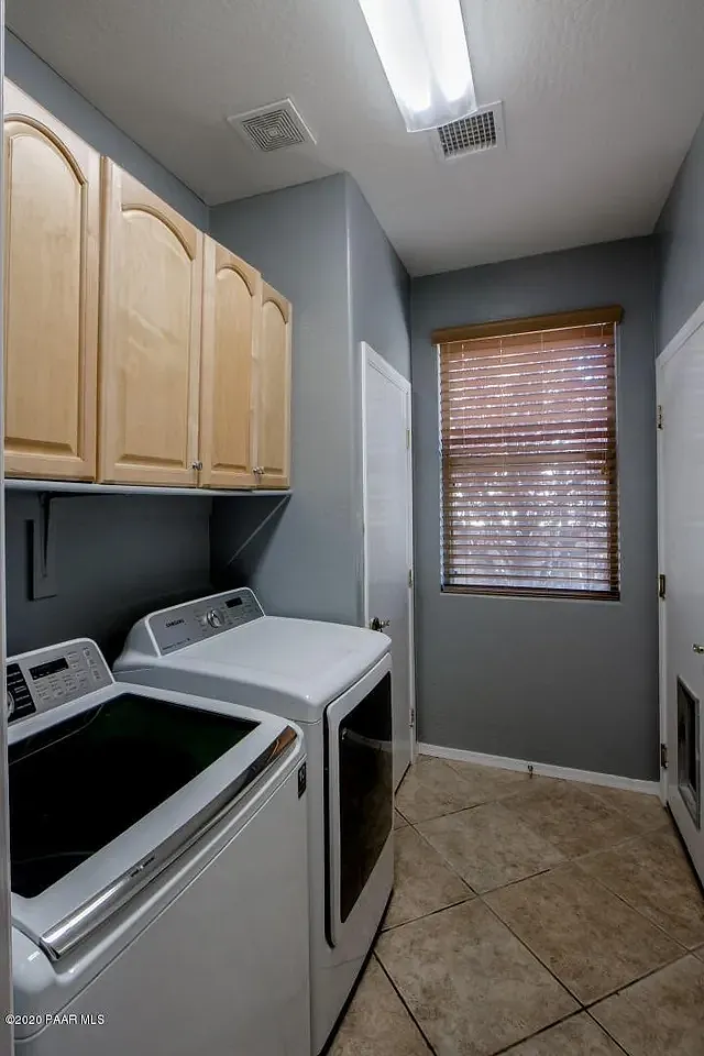 1645 N Thimble Ln — Photo 2
