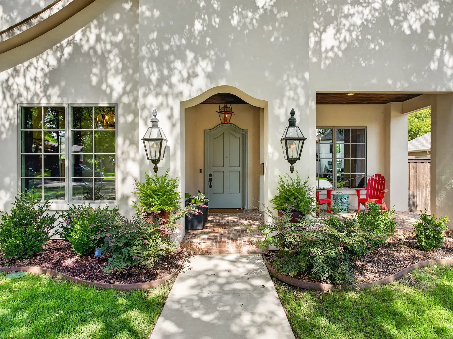 5 bed, 4.0 bath, 3630 sqft, $8,500 — Photo 3