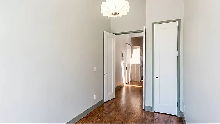 Rented by PREMIUM US INC | media 14