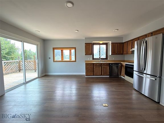 3rd image of 302 McEwen Dr