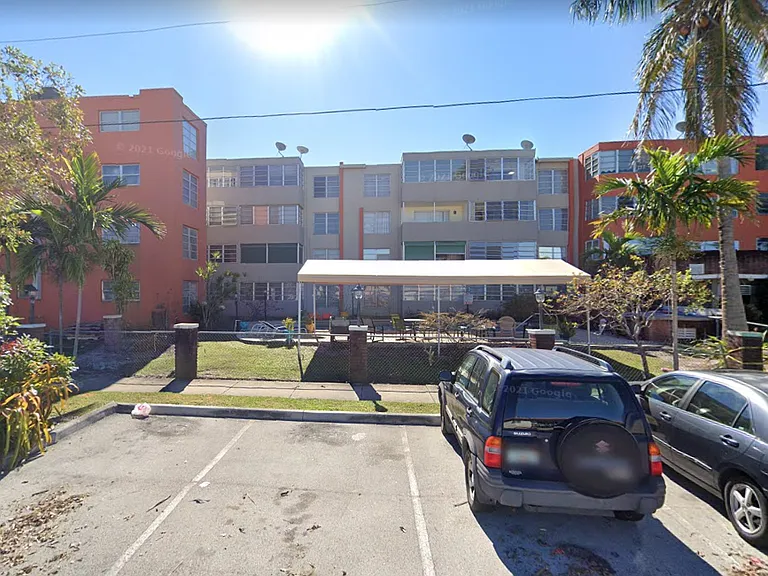 1851 NE 168th St #C2 — Photo 8