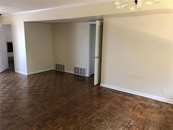 4th image of 1004 W Northgate Dr