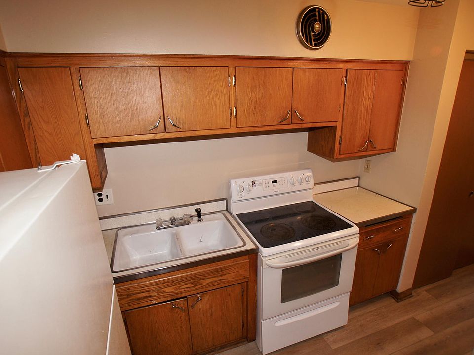 1st image of 2548 Wesley Ave #4