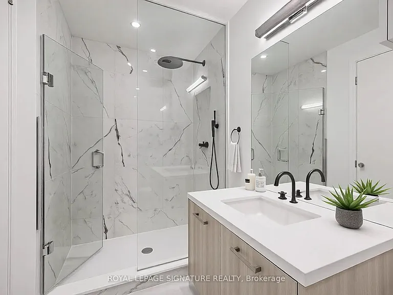 608 Richmond St W #1402 — Photo 18