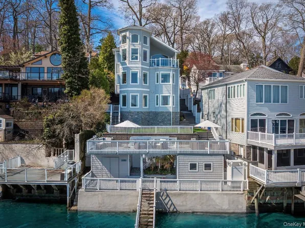 565 McKinley Terrace, Centerport, NY 11721