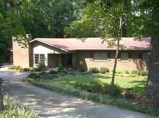 390 25th Ave NW, Hickory, NC 28601