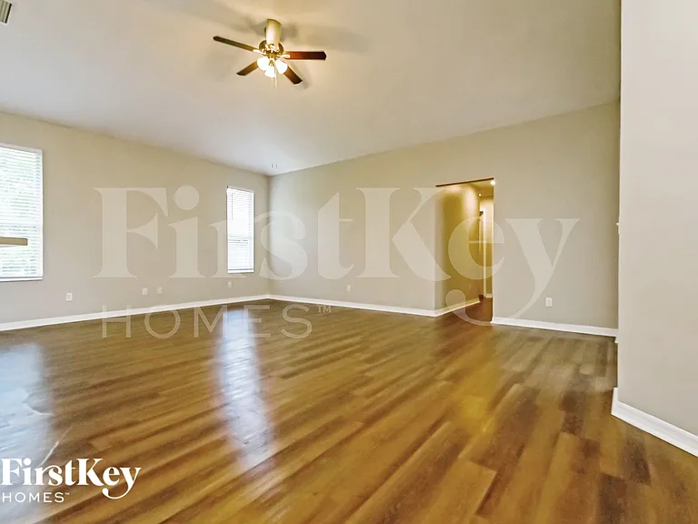 4413 Winding River Dr — Photo 3