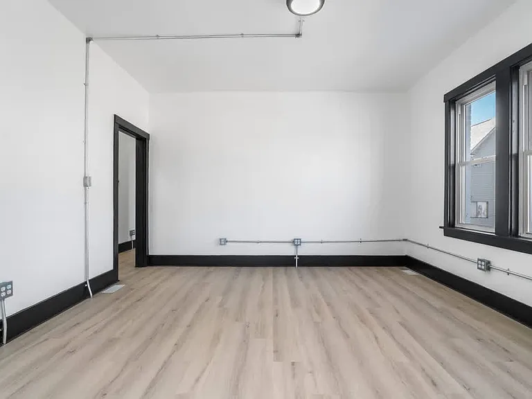1516 McClure St #B — Photo 6
