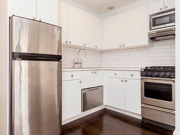 3rd image of 255 W 14th St APT 5B