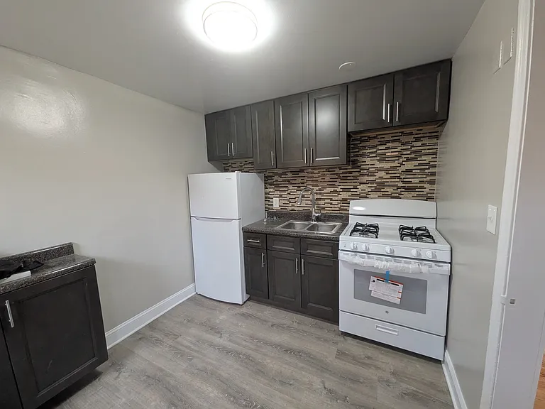 660 Beverly Rd — Photo 4