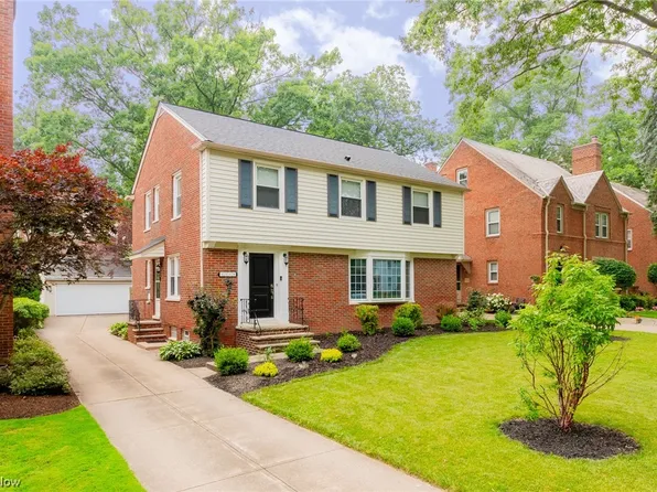 2348 Loyola Rd, University Heights, OH 44118