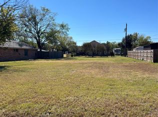 107 Meadow Heath St, Mabank, TX 75156