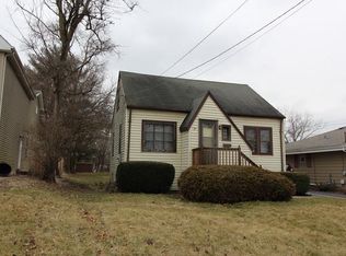 712 S Riverside Dr, Villa Park, IL 60181