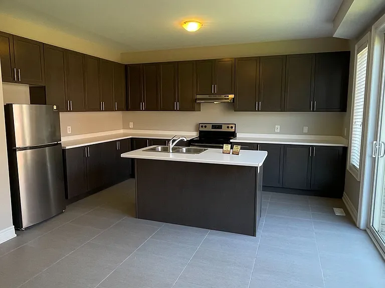 8 N Jericho Ave — Photo 6