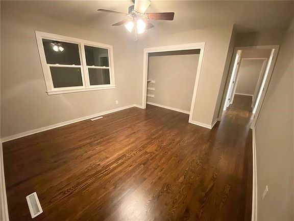 4th image of 212 E Corrine St
