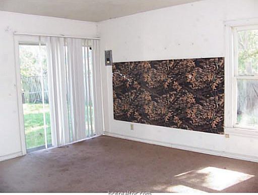 5th image of 2318 S Franklin Dr
