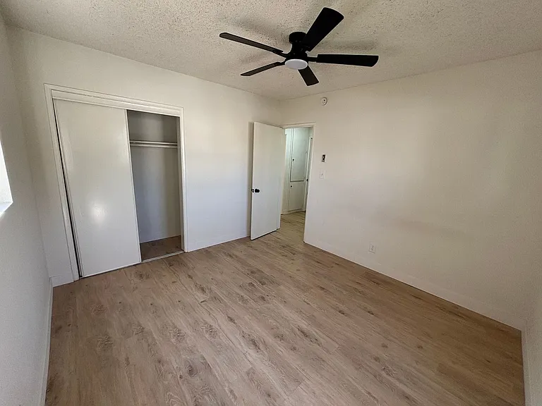 915 Mount Olive Dr — Photo 16