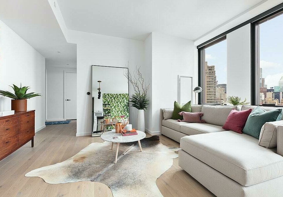 1st image of 626 1st Ave APT W44a