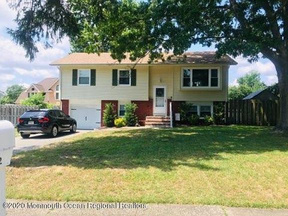 3rd image of 632 Texas Dr