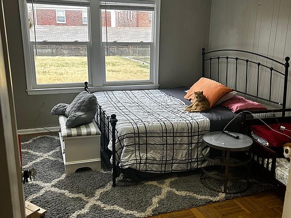 4th image of 4911 Davenport St #1