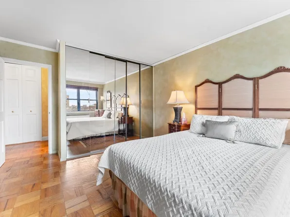 8 Whittier Pl APT 16F, Boston, MA 02114