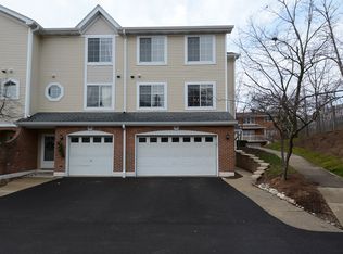 201 E Parallel St #3F, Palatine, IL 60067