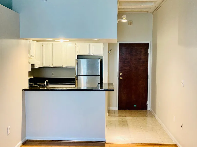 32 Peachtree St NW #303 — Photo 4