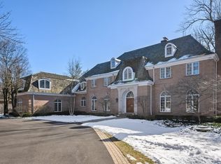 130 Woodley Rd, Winnetka, IL 60093