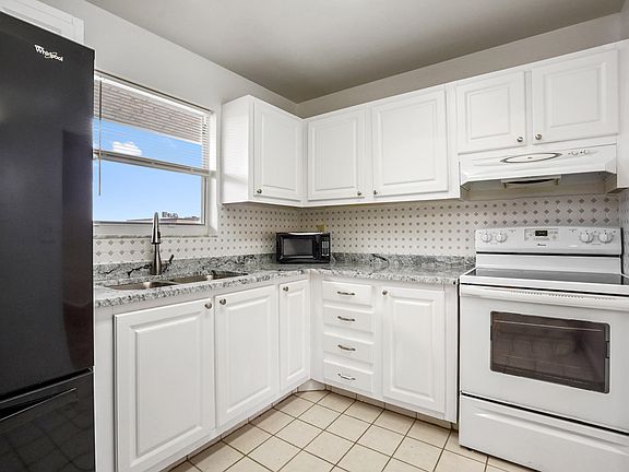 4th image of 709 Lori Drive #313