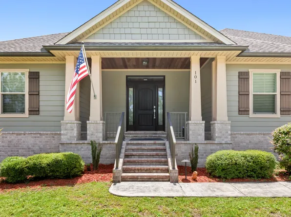 101 Alicia Dr, Crestview, FL 32536
