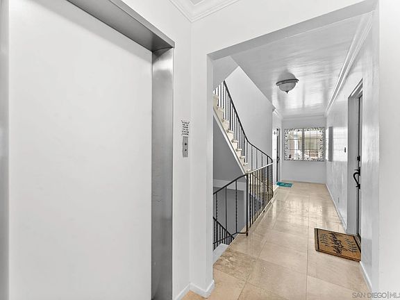 4th image of 2360 Torrey Pines Rd Unit 28