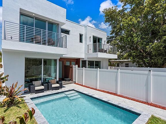 5th image of 1441 SW 4th Ave #1
