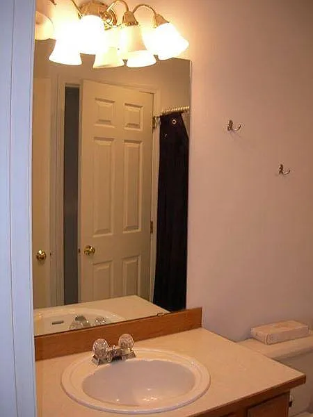 2 bed, 1.5 bath, 1078 sqft, $1,500 — Photo 3