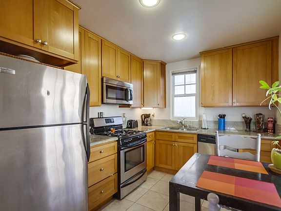 4th image of 733-35 Avalon Ct