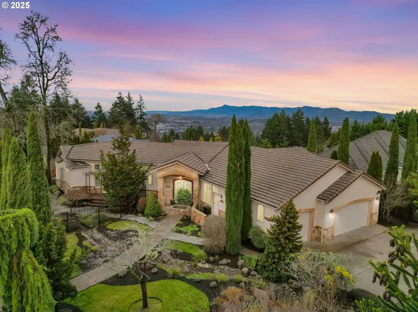 2453 Ridgemont Dr, Eugene, OR 97405