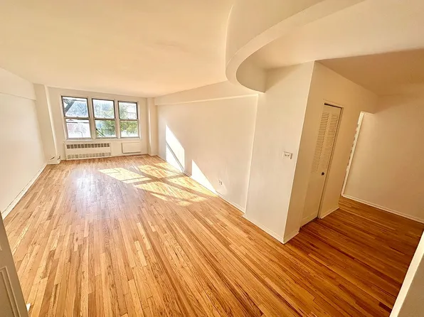 495 E 7th St APT 4L, Brooklyn, NY 11218
