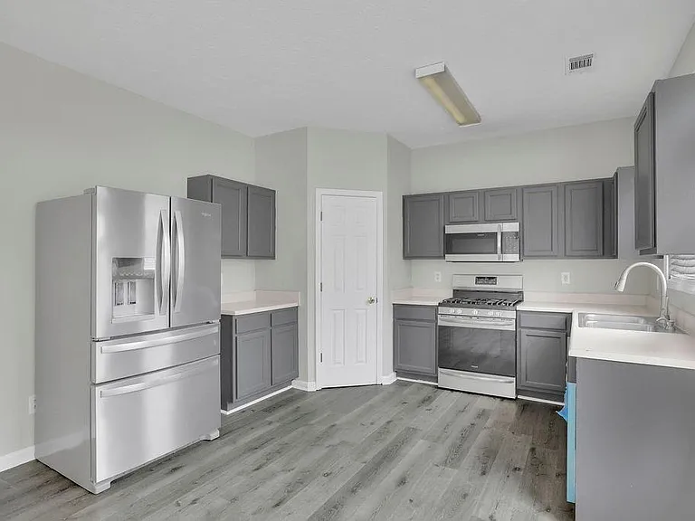 3081 Kentmere Dr — Photo 8