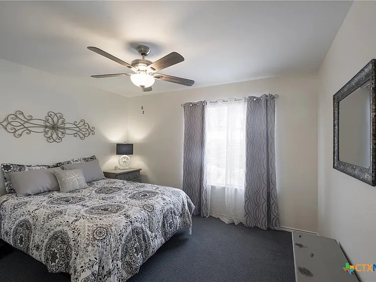 1135 Parkview Dr #C16 — Photo 11