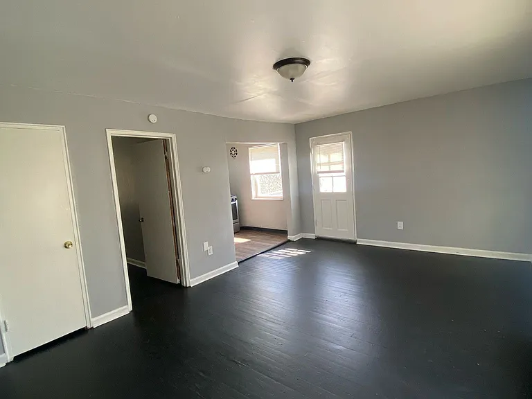2332 Harrison Ave #5 — Photo 3