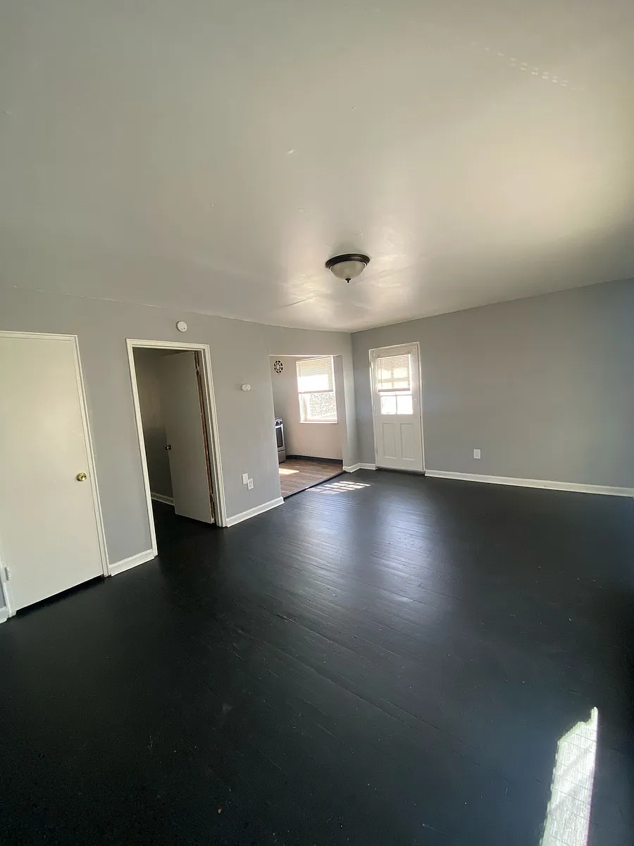 Building Photo - 2332 Harrison Ave #6