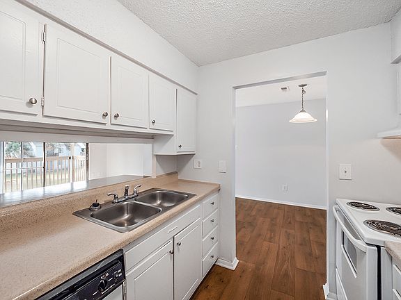 3rd image of 157 Treetop Dr #119J